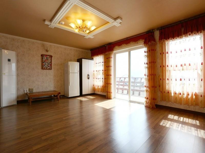 Others 4, Namhae Santa Monica Pension, Namhae