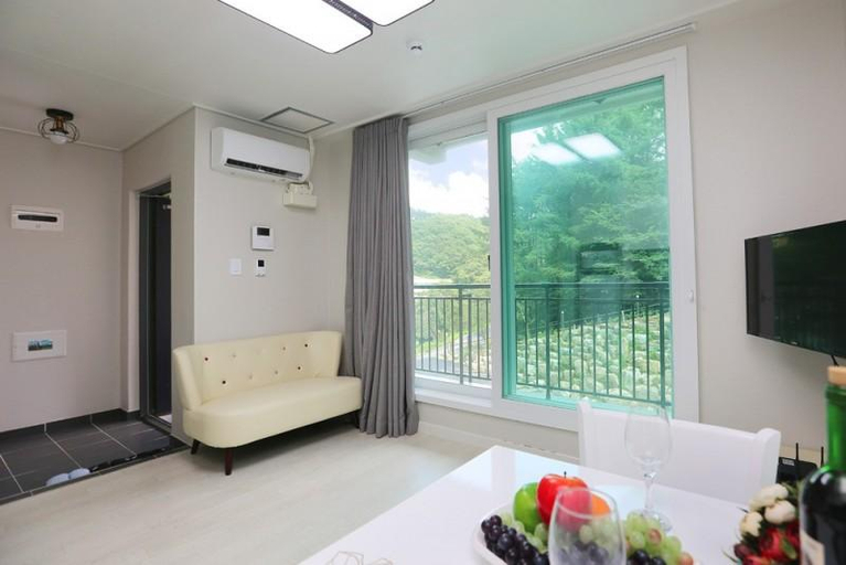 Bedroom 2, Yangju Jangheung Sumokwon Pension, Yangju