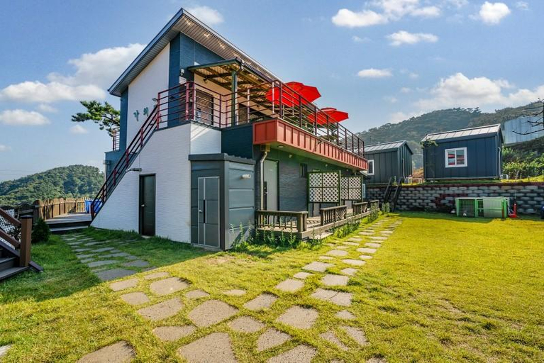 Others 4, Taean Gauido Pension, Taean