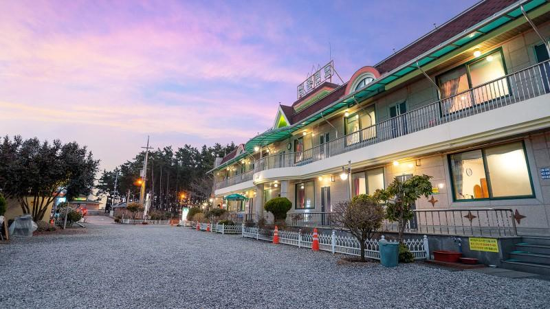 Exterior & Views 1, Sambong Condo Guest House Pension in Taean (Anmyeondo), Taean