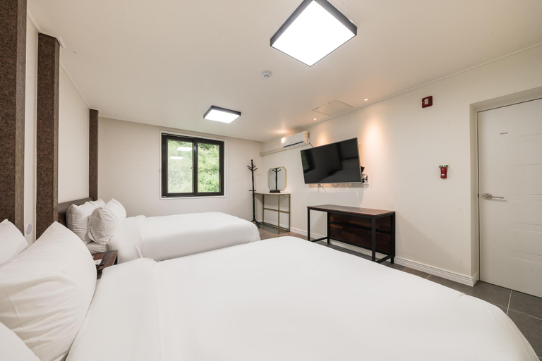 Bedroom 2, Jeongeup S2 Motel, Jeongeup