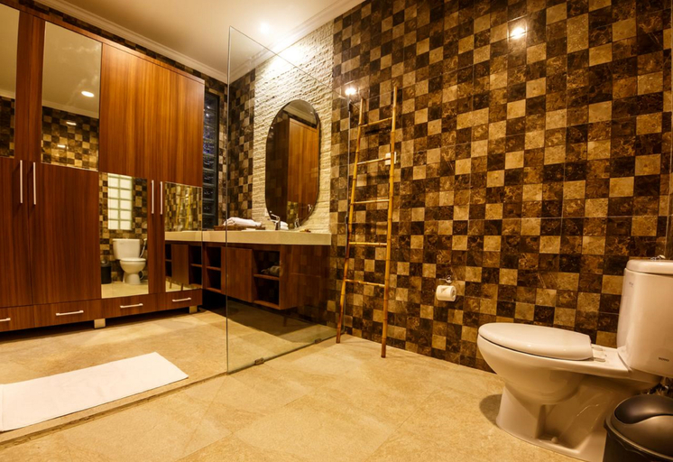 Bathroom 5, Villa Suzuki 1 Seminyak, Badung