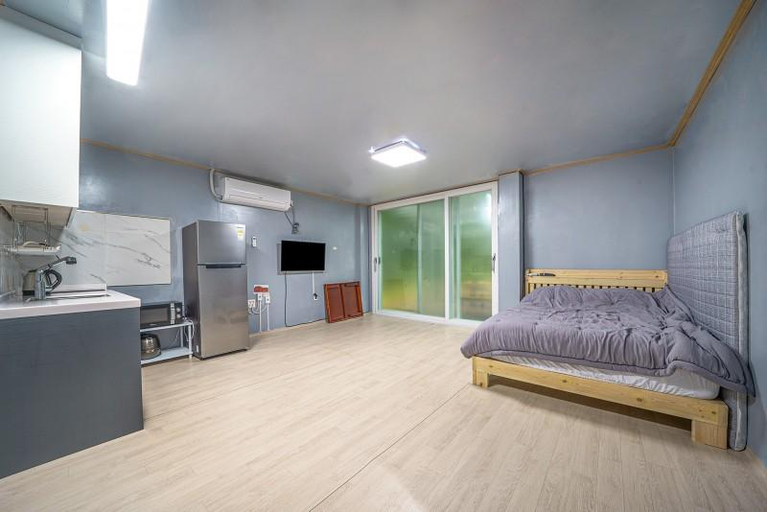 Bedroom 2, Chungju Sun and Moon Pension, Jecheon