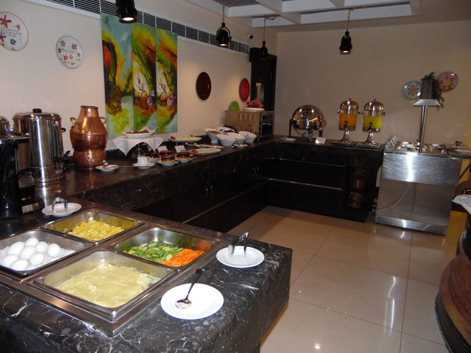 Food & Drinks 3, Portaluna Hotel & Resort By Reston, Kasrouane