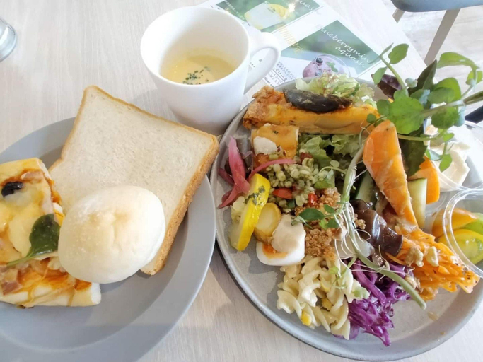 Food & Drinks