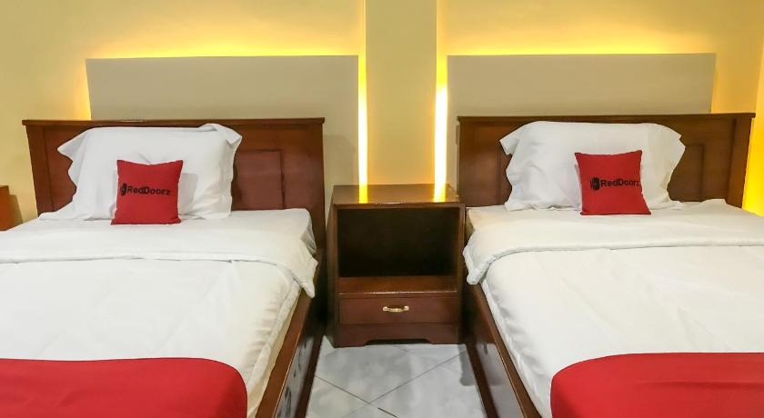 Bedroom 2, RedDoorz @ Gerson Hotel Abepura, Jayapura