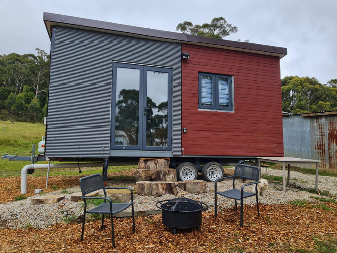 Others 2, Unique two tiny homes set up with private dam, Lithgow