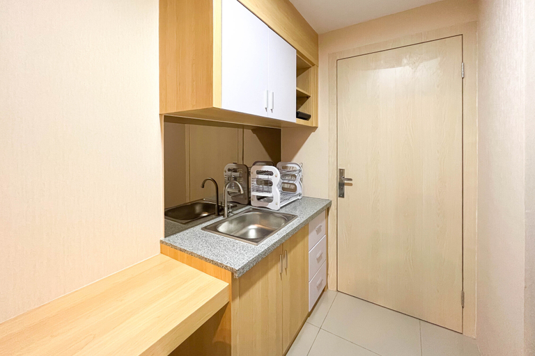 Others 2, Cozy Studio at De Prima Apartment By Travelio, Medan