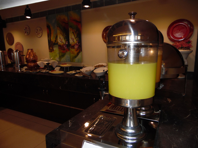 Food & Drinks 5, Portaluna Hotel & Resort By Reston, Kasrouane