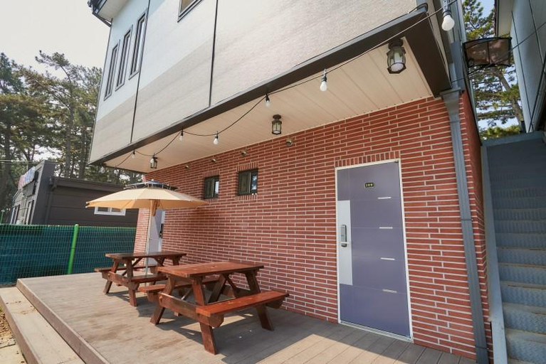 2, Taean Mongsan Pension, Taean