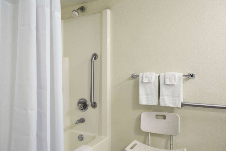 Bathroom 3, Ramada by Wyndham Pittsburgh/New Stanton, Westmoreland