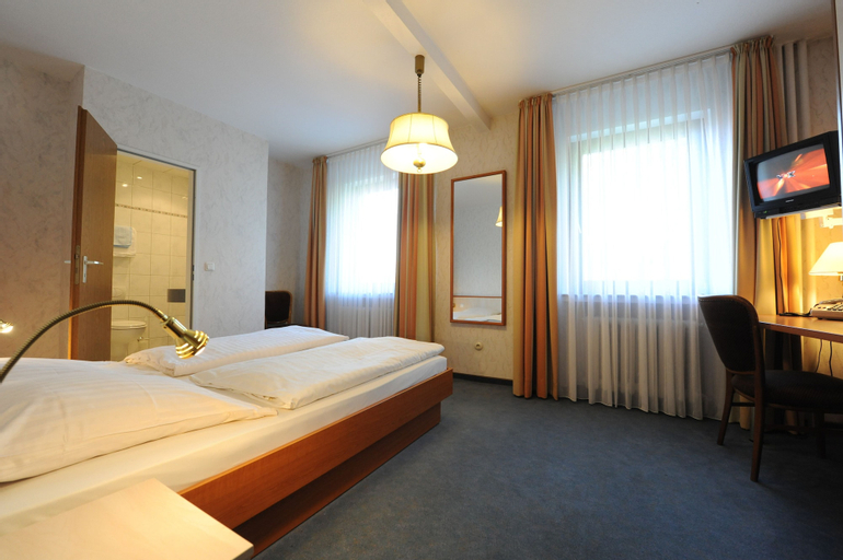 Bedroom 18
