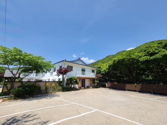 Muju Walk Pension, Muju