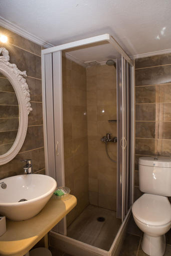 Bathroom 5, Lida Mary, North Aegean