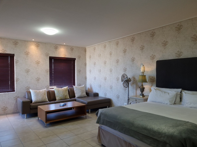 Bedroom 3, Manhattan Towers by Smart City Stays, City of Cape Town