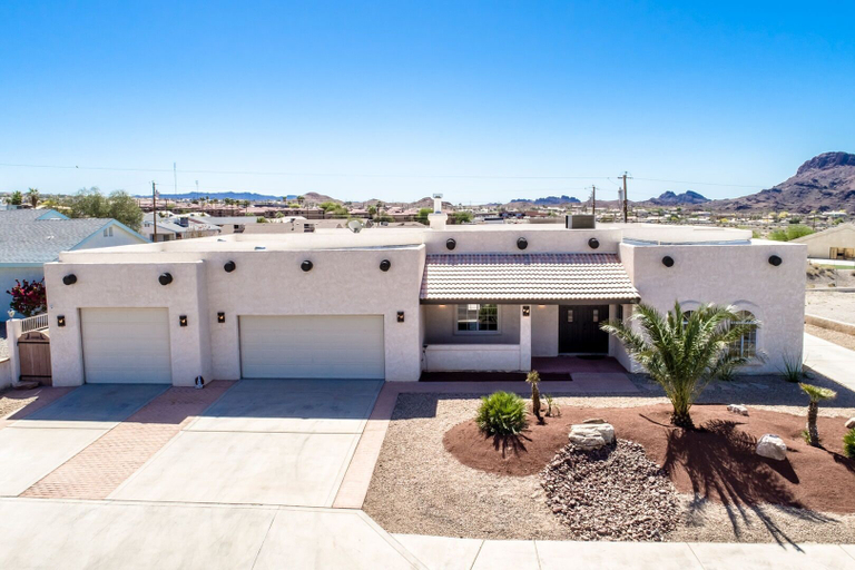 Exterior & Views 2, Shoshone, Mohave