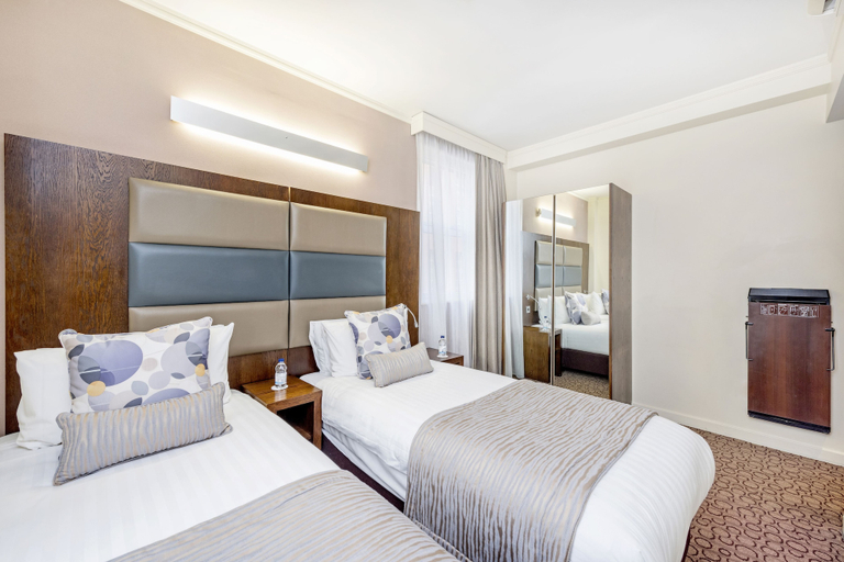 Bedroom 2, Mercure London Paddington Hotel, London