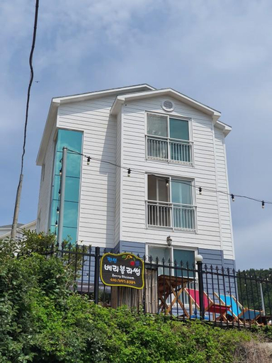 Geojedo Berry Blossom Pension, Geoje