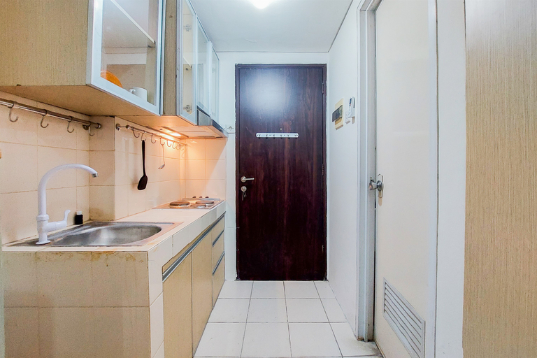 Others 4, Homey and Tidy Studio Serpong Greenview Apartment By Travelio, Tangerang Selatan