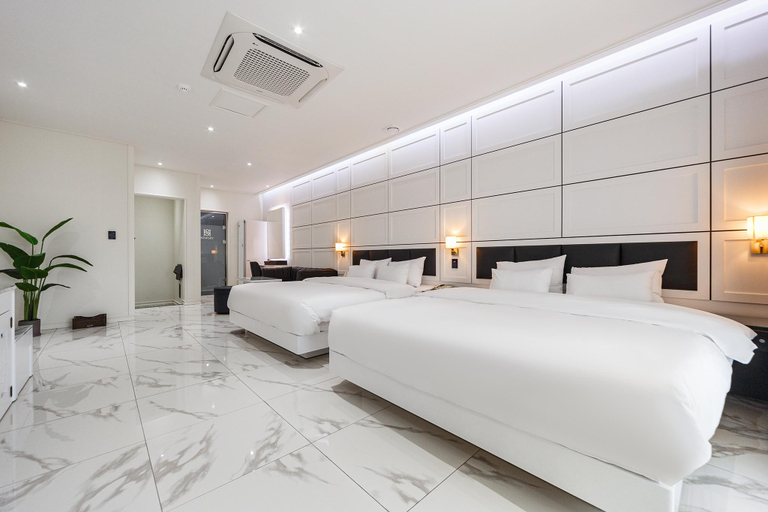 Bedroom 2, Gwangyang Hotel New Sky, Gwangyang