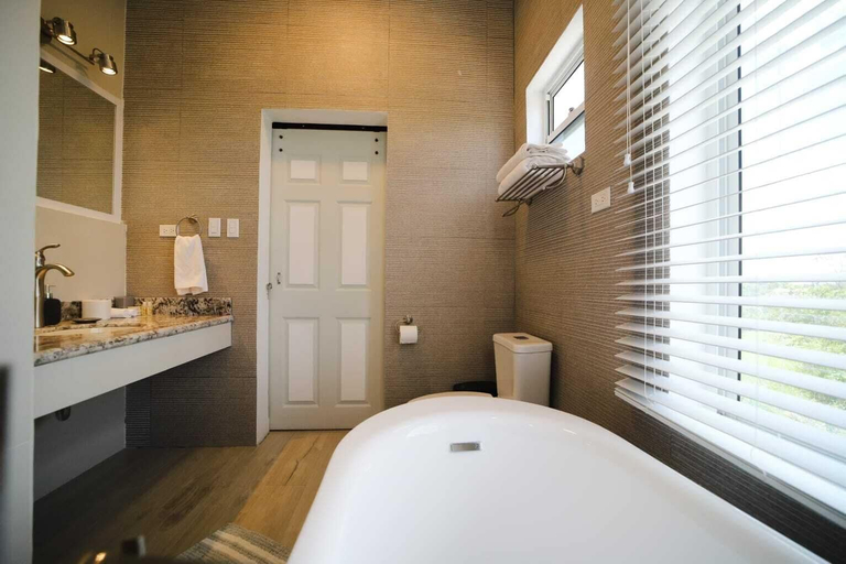 Bathroom 3, The Ansen Place