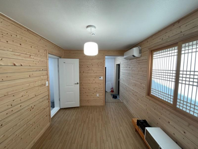 Others 4, Buyeo Ziondae Pension, Buyeo