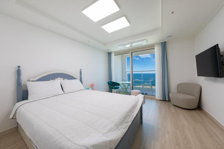 2, Summit Bay Grand Blue Pension, Sokcho, Goseong