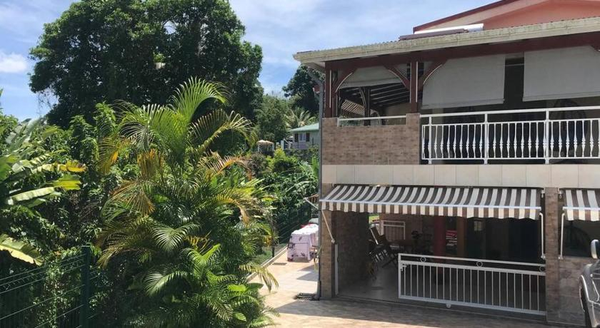 Others 2, Villa Red Palmer -sauna jacuzzi, Gros-Morne