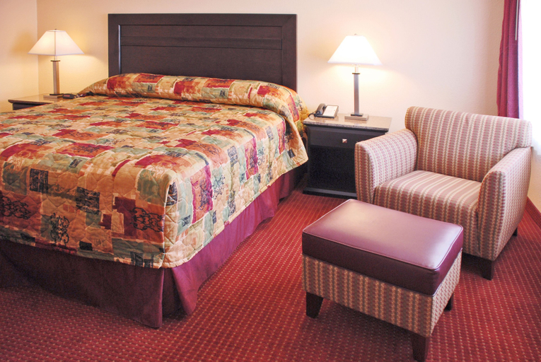 Bedroom 2, Relax Inn And Suites, San Diego