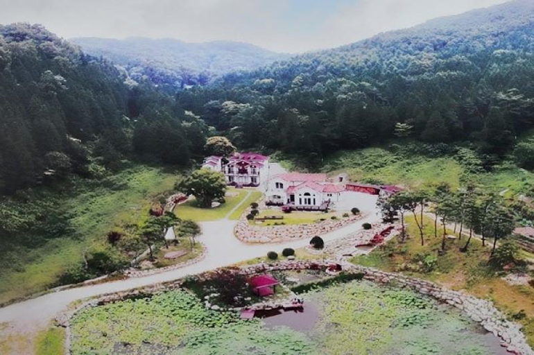 Others 5, Jangseong Yerakwon Pension, Gochang