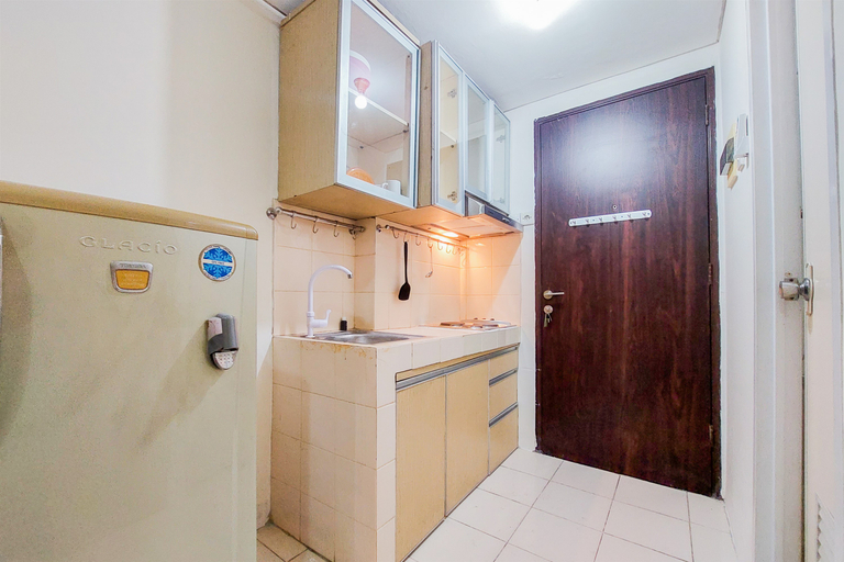 Others 5, Homey and Tidy Studio Serpong Greenview Apartment By Travelio, Tangerang Selatan