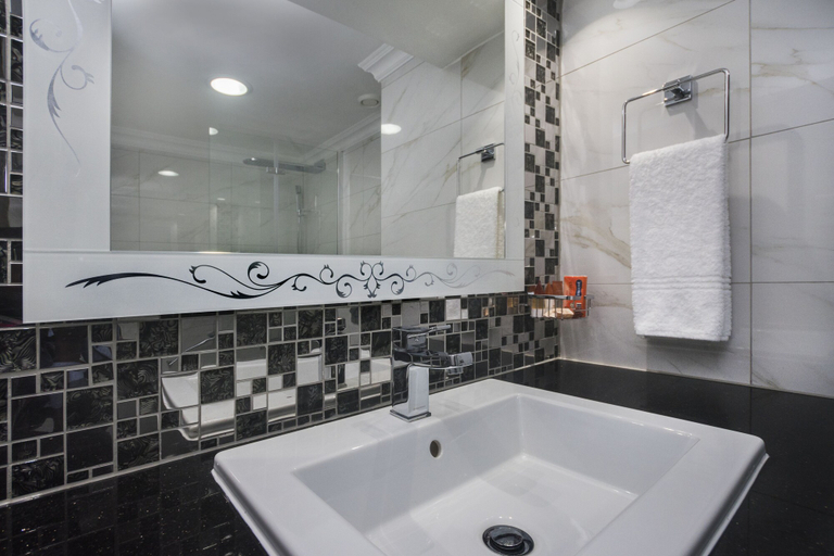 Bathroom 4, BON Hotel Abuja, AbujaMun