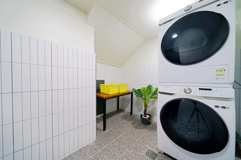 Bathroom 1, Sacheon Samcheonpohang Brown Dot, Sacheon