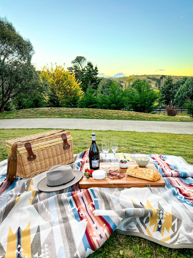 Others 4, Hamilton House - Snowy Mountains, Snowy River