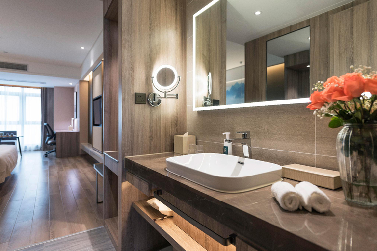 Bathroom 4, Atour Hotel Guilin North High-speed Railway Station, Guilin