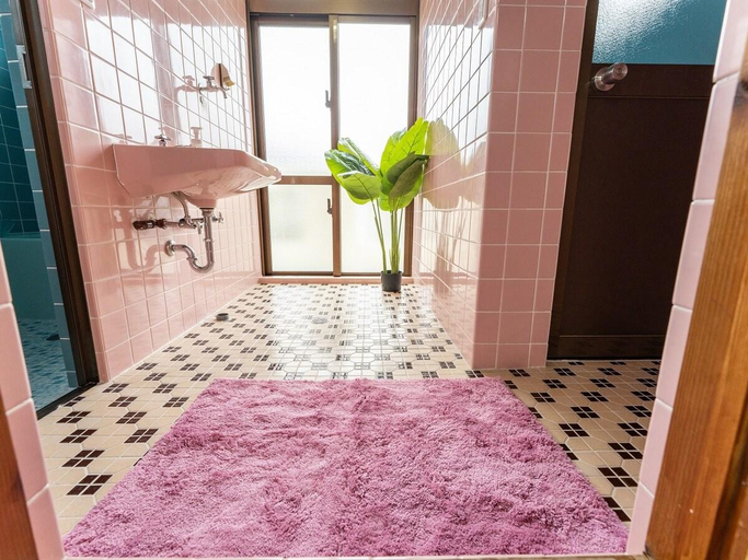 Bathroom 2, B39【Ao no Umi】 癒しの宿を観光の拠点に★美ら海水族館近く★ ＢＢＱ設備有り, Motobu