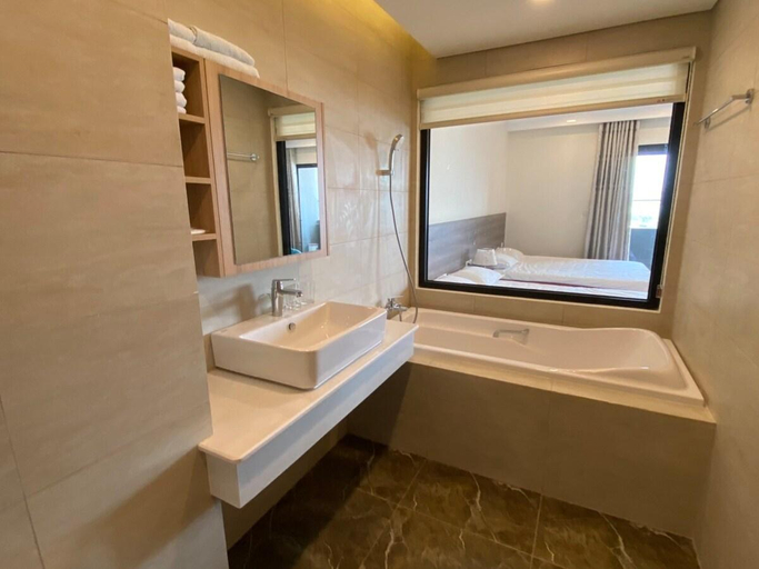 Bathroom, VIP LUXURY TWIN FLC APARTMENT QUY NHON, Qui Nhơn
