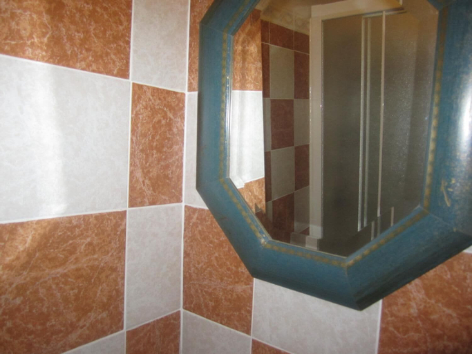 Bathroom 5, Hotel Genzianella, Florence