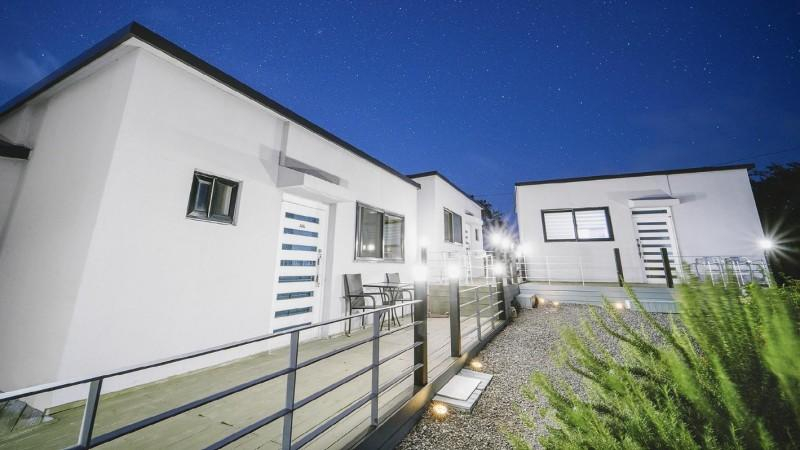 Exterior & Views 1, Seogwipo Joy House Pension, Seogwipo