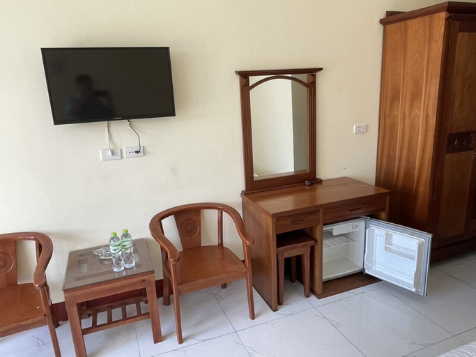 Others 5, Mekong Hotel, Thakhek