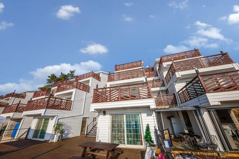 Exterior & Views 4, Pension under Seocheon Sky, Seocheon