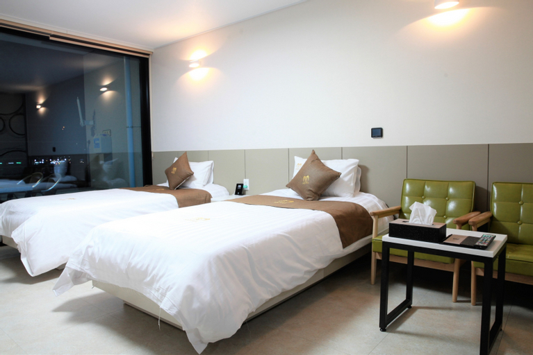 2, Yeosu Yong Beach Hostel Pension, Yeosu
