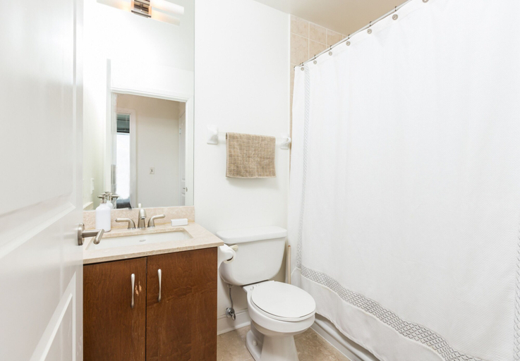 Bathroom, Entertainment District Suite, Toronto