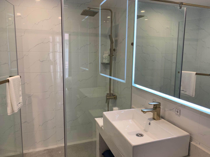 Bathroom 3, 7 Days Premium Hotel Yunfu Yu'nan, Yunfu