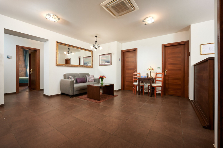 Others 5, Villa Olea, Split