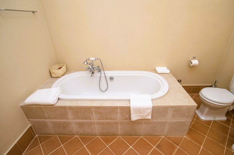 Bathroom 3, Luxury Apartment in Siena Resort, Siena
