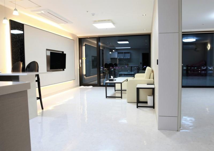3, Yeosu Yong Beach Hostel Pension, Yeosu