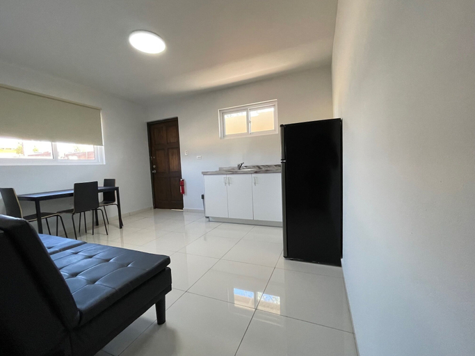 Others 5, Seroe Patrishi 11 Apt 7