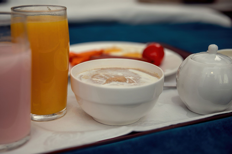 Food & Drinks 4, Alexander Palace Hotel Apartment, Tema