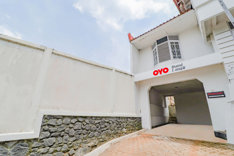 Exterior & Views 2, OYO 90223 Bumi Langit, Cianjur